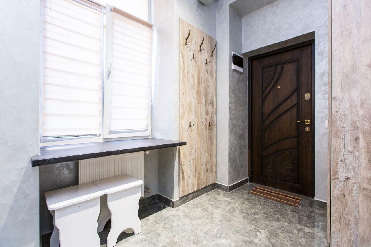 Дизайнерська Віп Квартира По Вулиці Куліша 14 Lviv Exterior photo