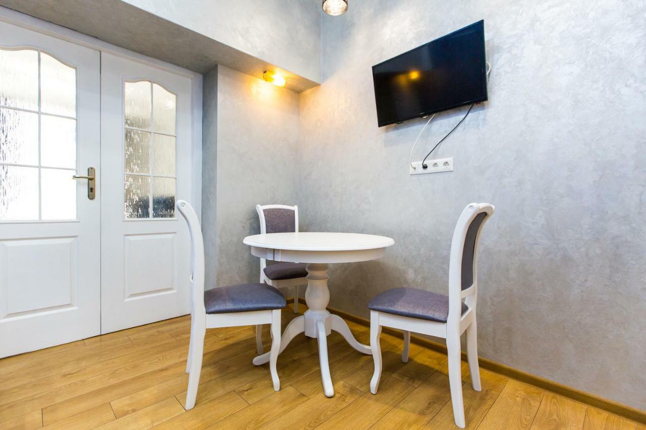 Дизайнерська Віп Квартира По Вулиці Куліша 14 Lviv Exterior photo